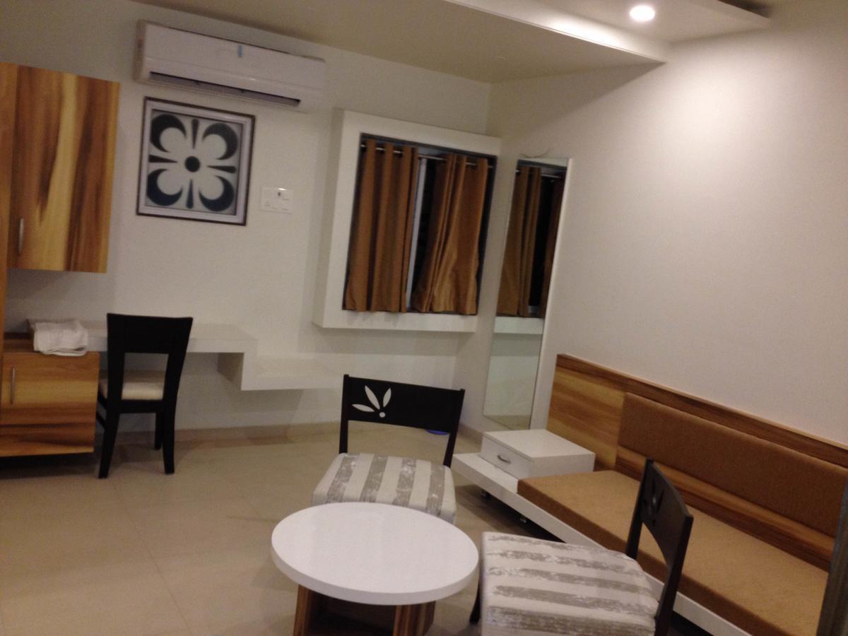 Hotel Vrinda Lātūr Εξωτερικό φωτογραφία