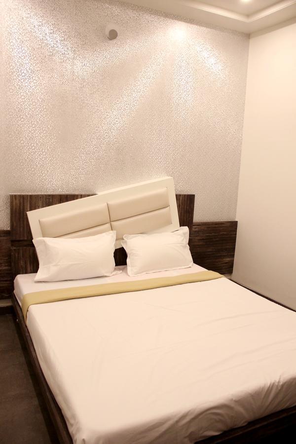 Hotel Vrinda Lātūr Εξωτερικό φωτογραφία